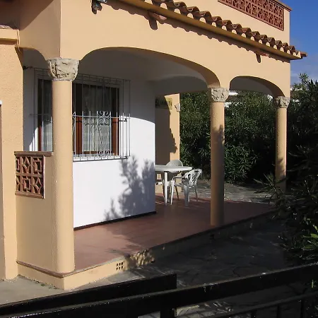 Appartement Adelfas 4 *